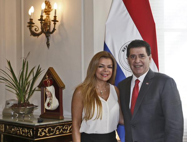 Horacio Cartes participará de los festejos en honor a San Blas en Ciudad del Este invitado por la intendenta de la ciudad la señora Sandra McLeod Zacarías.