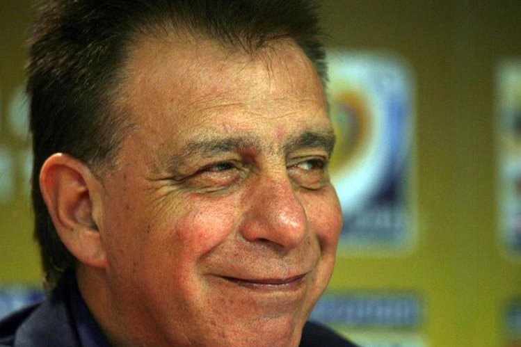 Ever Almeida vuelve a dirigir en Paraguay. Que pasó con sus ofertas internacionales?