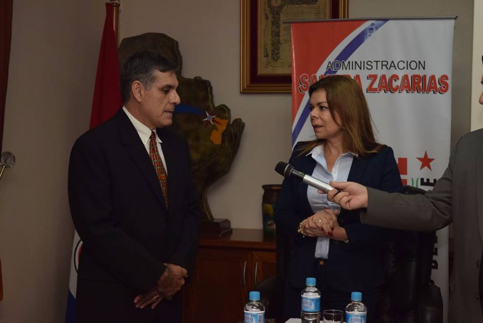 Cambio de director de Tránsito en CDE. El comisario retirado Silverio Mendez reemplaza a Florenciañez.